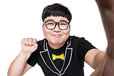 女生体罚室训练,体罚教育引争议，家长学生观点两极-3