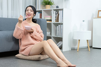 姬小满狂飙乳液：肌肤水润新秘籍，狂飙乳液来助力