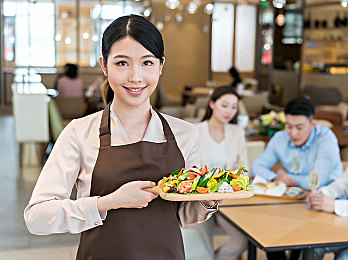 富二代茄子,富二代网红：奢华生活背后的拼搏故事