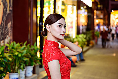姬小满狂飙乳液：肌肤水润新秘籍，狂飙乳液来助力-2