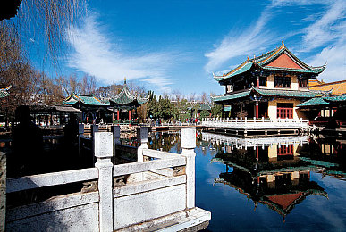 厨房里插进去,厨房革命：模块化智能神器，生活新篇章-2