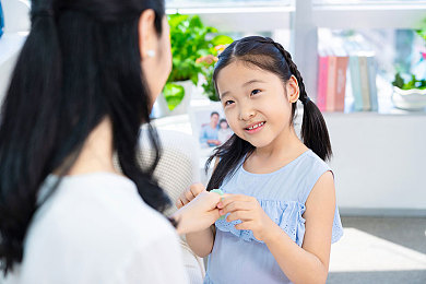艳女直播间：直播新宠，游戏盛宴来袭-2